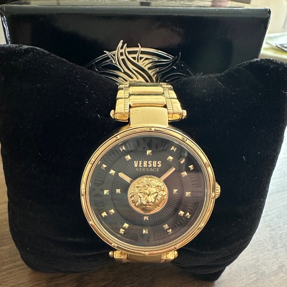 New with Box, very unique, authentic Versus Versace, gold plated watch - Picture 2 of 7